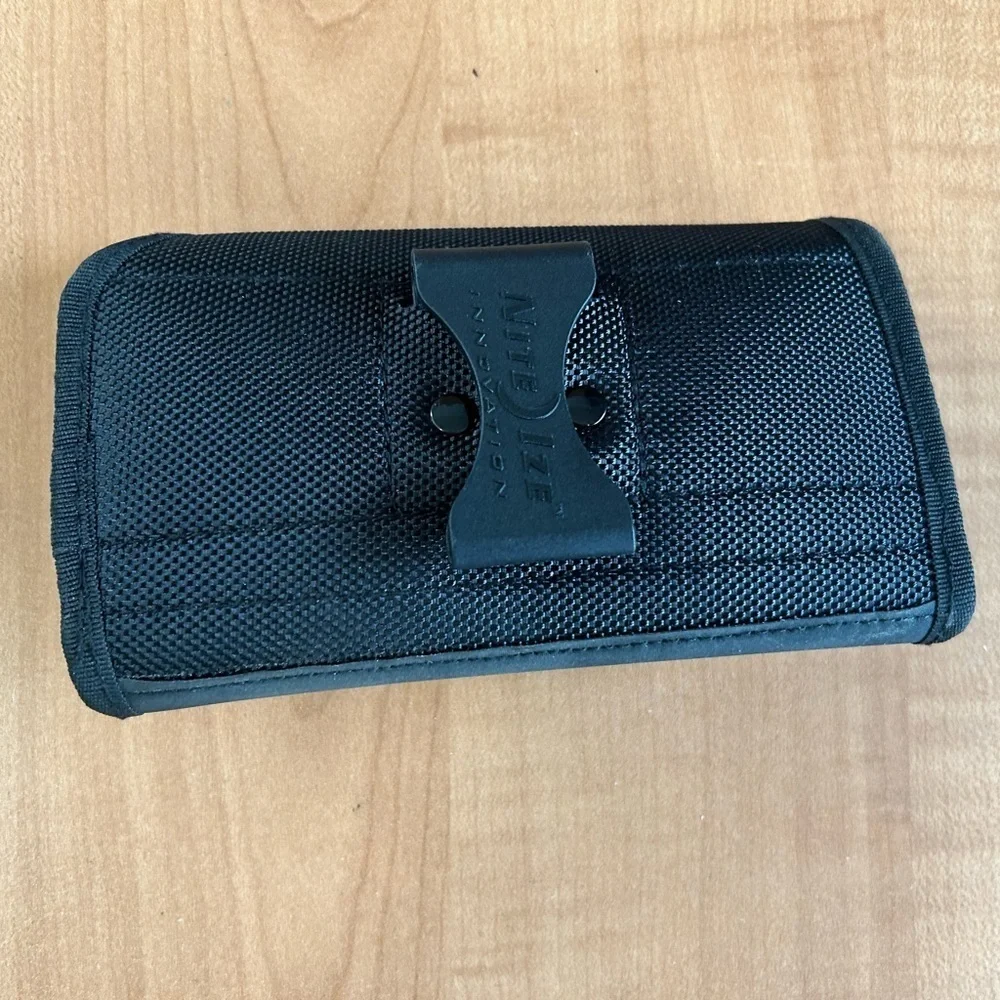 Nite ize brand Mobile phone case universal sideways belt holder new condition
